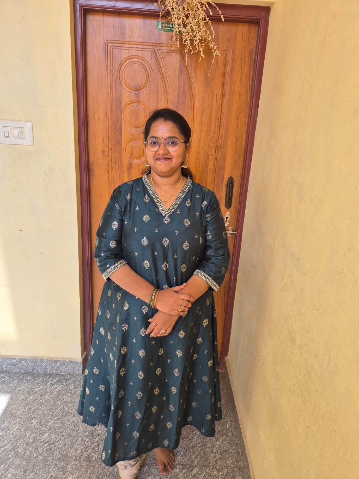 Profile photo of ர. காவ்யா